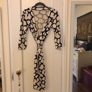 Diane von furstenberg wrap dress size 2